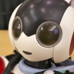 愛らしいロボット。価格は十数万円だとか。